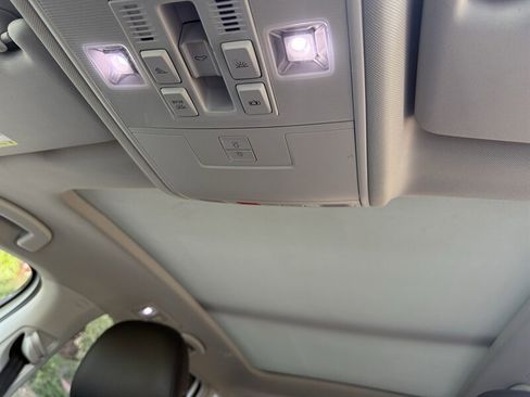 Used 2016 Volkswagen Golf Limited Edition image 20