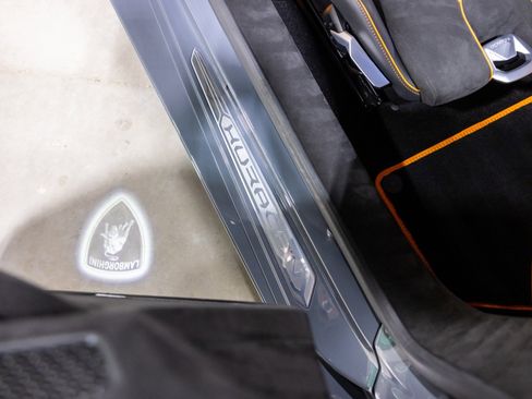 Used 2023 Lamborghini Huracan Tecnica image 30