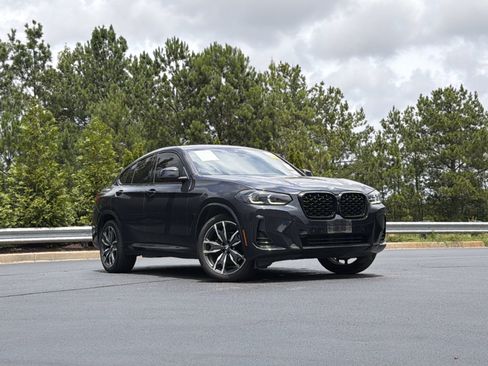 Used 2024 BMW X4 xDrive30i w/ M Sport Package AWD/4WD image 2