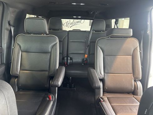 Used 2023 Chevrolet Suburban Premier AWD/4WD image 9