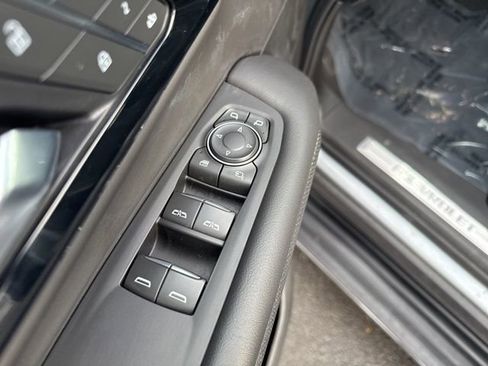 Used 2025 Chevrolet Tahoe Premier image 4