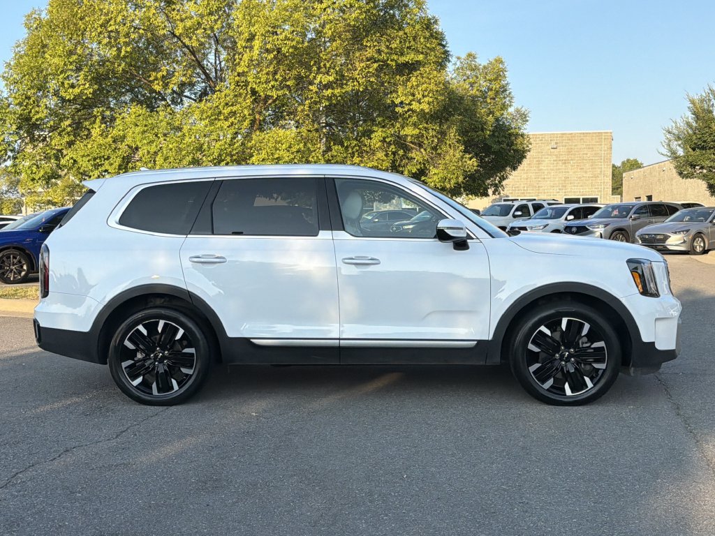 Used 2024 Kia Telluride SX Prestige AWD/4WD image 2
