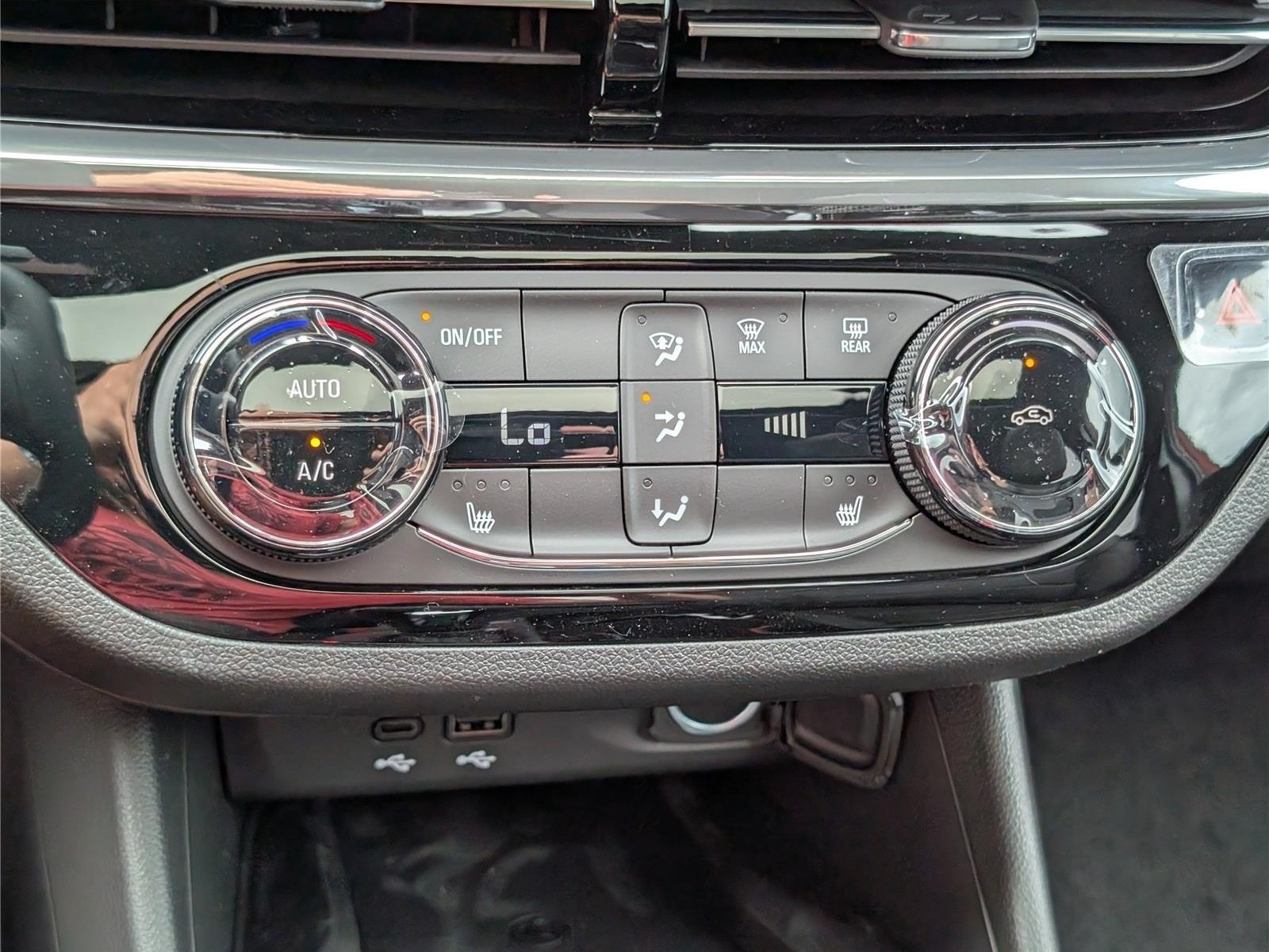 New 2026 Buick Envista Sport Touring w/ Convenience I Package FWD image 23