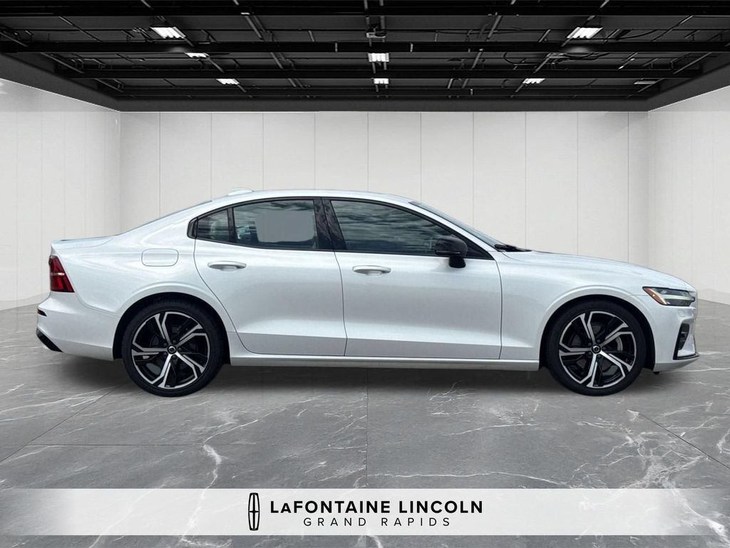 Used 2024 Volvo S60 B5 Core FWD image 6