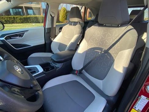 Used 2025 Toyota RAV4 XLE w/ Convenience Package image 15