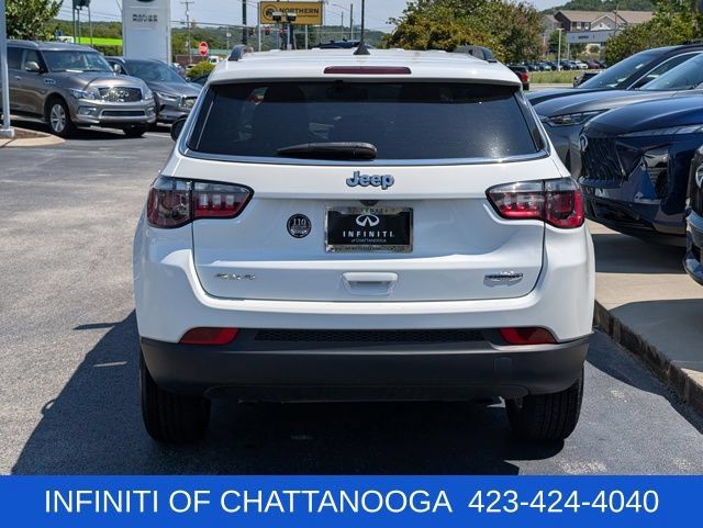 Used 2024 Jeep Compass Latitude AWD/4WD image 6