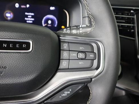 Used 2024 Jeep Wagoneer Series II AWD/4WD image 45