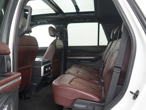 Used 2024 Ford Expedition Limited AWD/4WD image 19