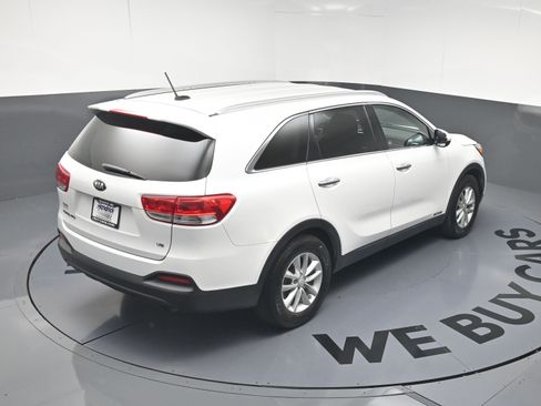Used 2016 Kia Sorento LX AWD/4WD image 34