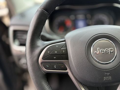 Used 2019 Jeep Cherokee Limited image 20