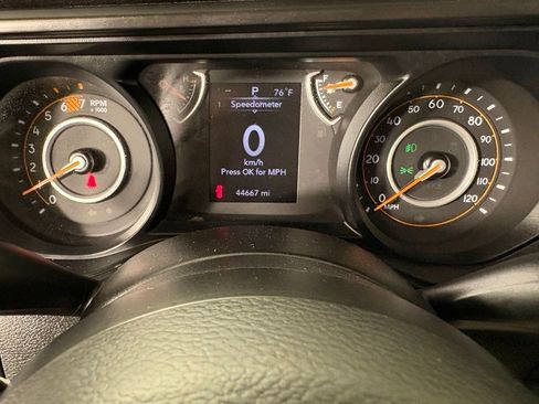 Used 2025 Jeep Wrangler Unlimited Sport AWD/4WD image 26