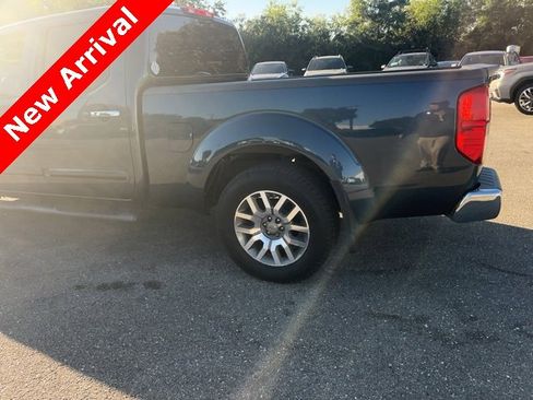 Used 2013 Nissan Frontier SL w/ Moonroof Pkg image 16