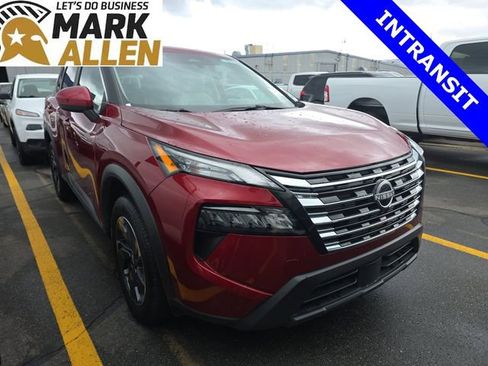 Used 2025 Nissan Rogue SV image 1