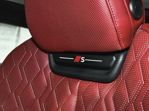 Used 2025 Audi S6 e-tron Prestige w/ 21" Black Optic Package image 60