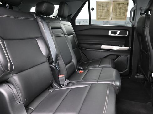 Used 2023 Ford Explorer XLT w/ Equipment Group 202A AWD/4WD image 25