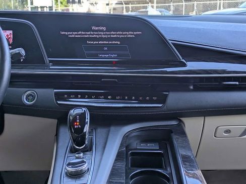Certified 2023 Cadillac Escalade ESV Premium Luxury AWD/4WD image 20