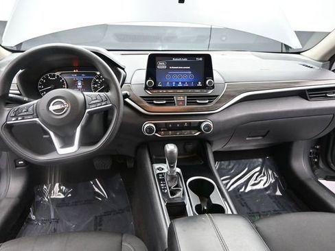 Used 2024 Nissan Altima 2.5 SV FWD image 18