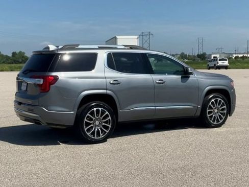 Used 2020 GMC Acadia Denali w/ Technology Package AWD/4WD image 9