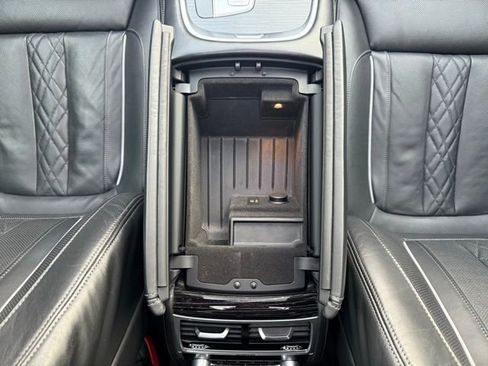 Used 2022 BMW 750i xDrive w/ Autobahn Package image 43