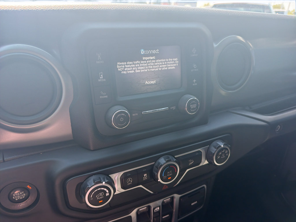Used 2018 Jeep Wrangler Unlimited Sport S AWD/4WD image 16