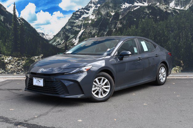Used 2025 Toyota Camry LE FWD image 6