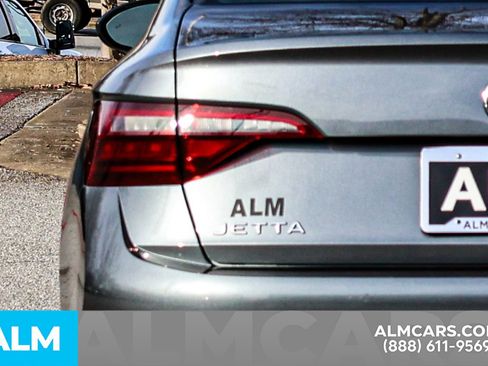 Used 2024 Volkswagen Jetta SE image 12
