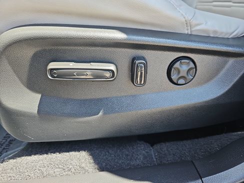 Used 2018 Honda CR-V Touring image 33