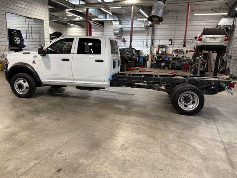 Used 2024 RAM 5500 Tradesman AWD/4WD image 30