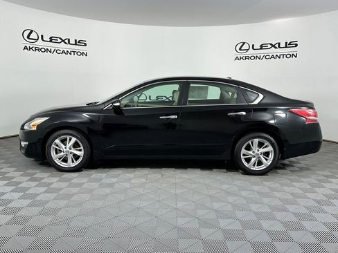 Used 2013 Nissan Altima 2.5 SL w/ Technology Pkg image 10