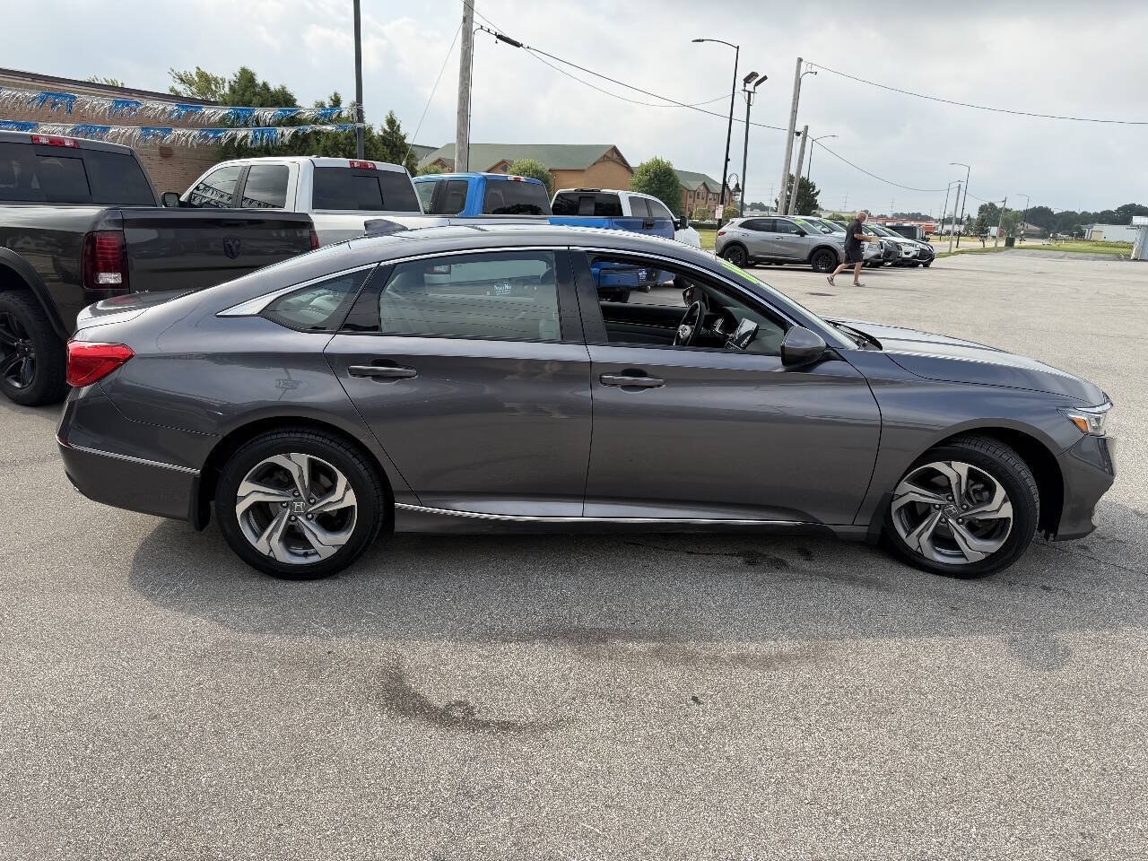 Used 2019 Honda Accord EX image 9