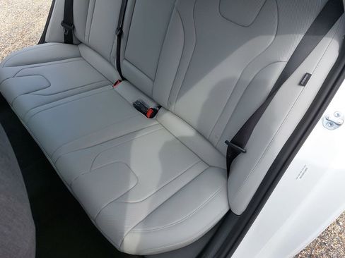 New 2026 Hyundai Elantra Limited FWD image 14