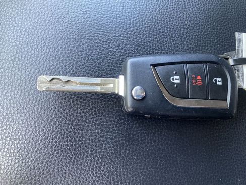 Used 2025 Toyota RAV4 LE AWD/4WD image 60