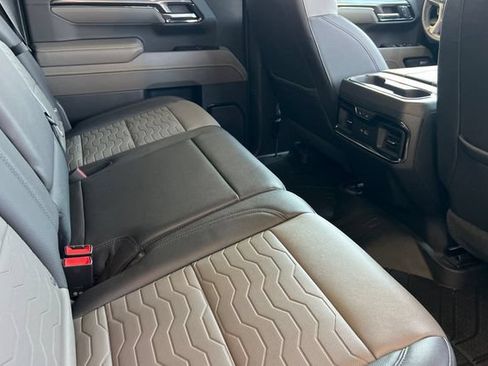 Used 2023 Chevrolet Silverado 1500 ZR2 w/ Technology Package AWD/4WD image 18