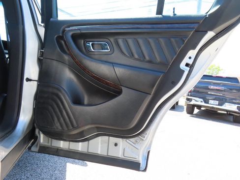 Used 2015 Ford Taurus Limited FWD image 37