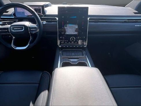 Used 2025 GMC Sierra EV Denali image 8