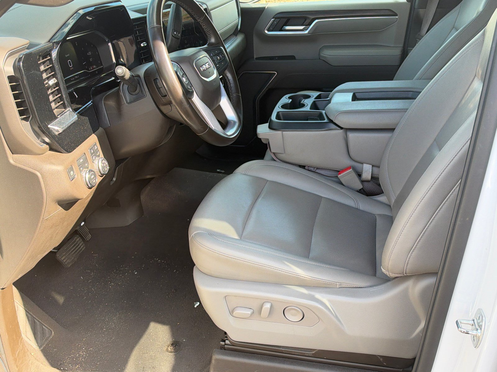 Used 2025 GMC Sierra 1500 SLT AWD/4WD image 9