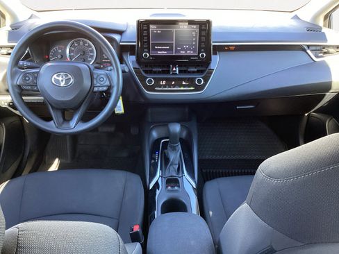 Used 2022 Toyota Corolla LE image 4