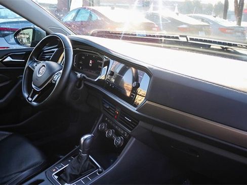 Used 2019 Volkswagen Jetta SEL Premium image 21