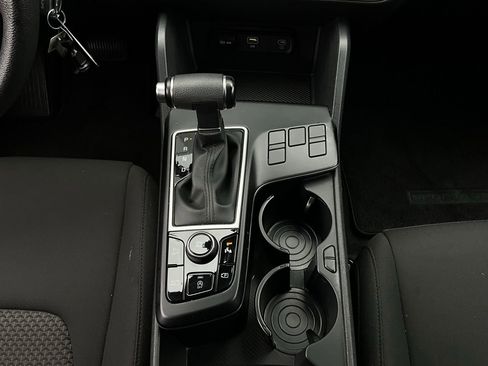 Used 2025 Kia Sportage LX image 14