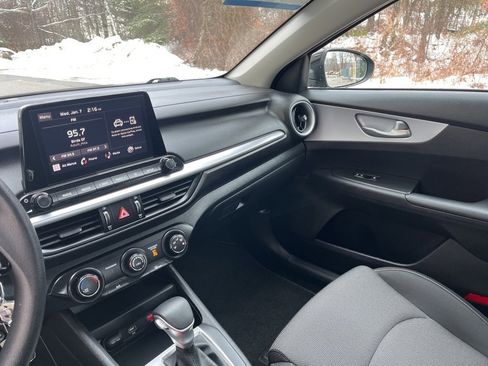 Used 2024 Kia Forte LXS w/ LXS Technology Package image 25