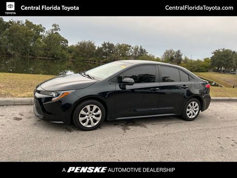 Certified 2024 Toyota Corolla LE image 1