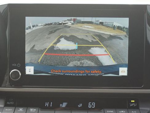 Used 2026 Toyota Camry SE image 7