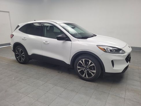 Used 2022 Ford Escape SE w/ SE Sport Appearance Package image 11