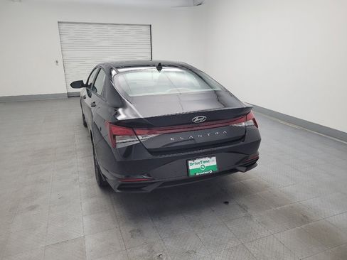 Used 2022 Hyundai Elantra SEL image 6