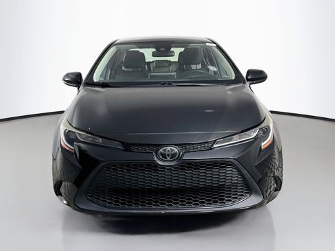 Used 2020 Toyota Corolla LE FWD image 2