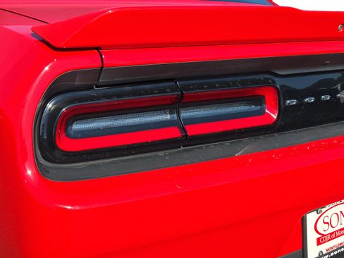 Used 2022 Dodge Challenger GT image 9