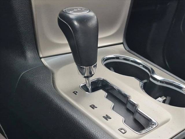 Used 2012 Jeep Grand Cherokee Laredo AWD/4WD image 10