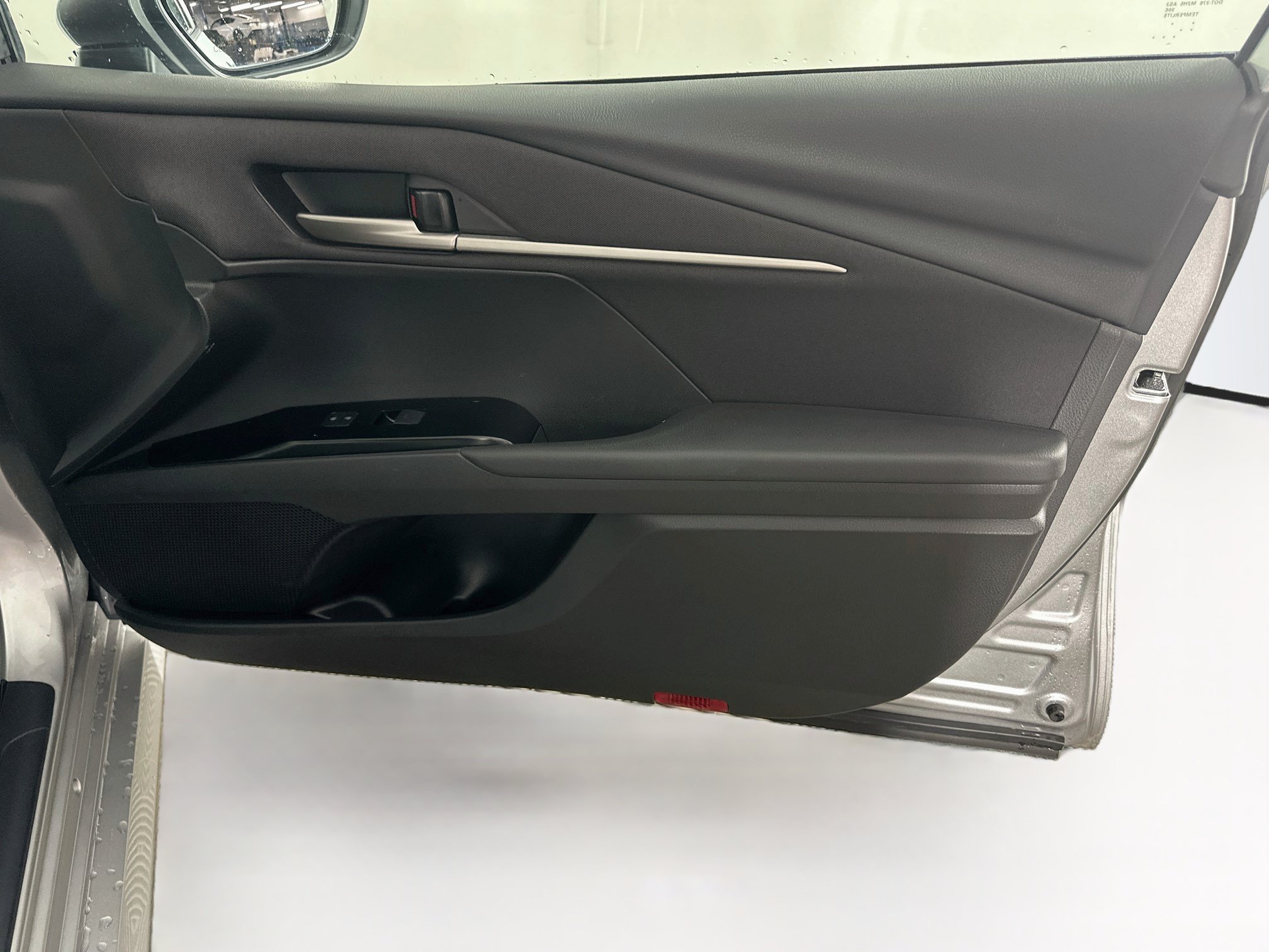 Used 2025 Toyota Camry LE FWD image 32