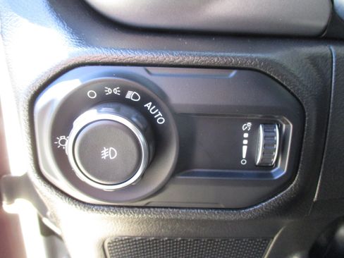 Used 2023 Jeep Wrangler Unlimited Sport w/ Sun And Sound Package AWD/4WD image 32