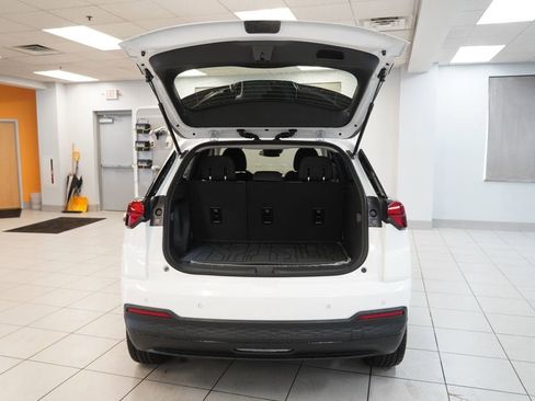 New 2027 Chevrolet Bolt LT w/ Comfort Package FWD image 8